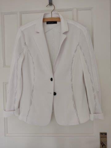 Marccain wit jasje 4, Wit, Maat 42/44 (L), Ophalen of Verzenden, Zo goed als nieuw