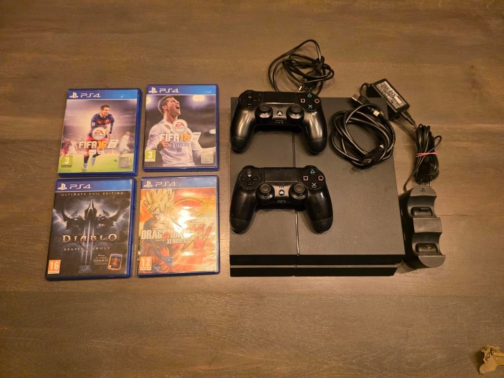 Playstation 4 met 2 controllers, Spelcomputers en Games, Spelcomputers | Sony PlayStation 4, Met 2 controllers, Ophalen of Verzenden