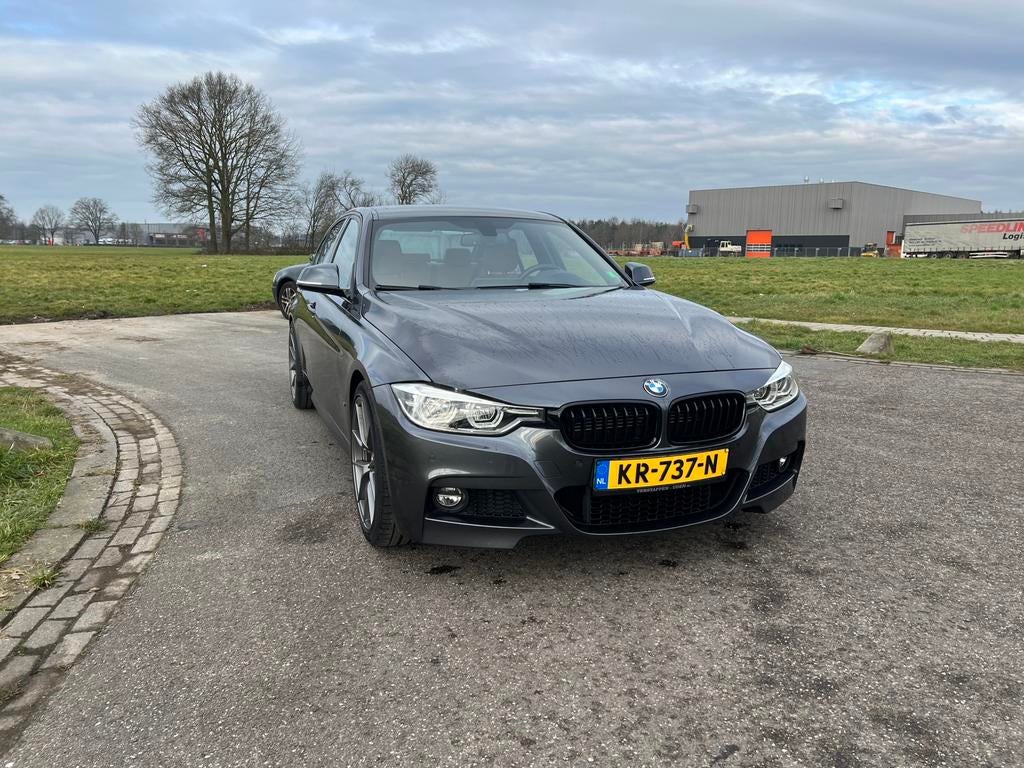 BMW 3-Serie 330e Iperformance 252pk Aut 2016 Grijs, Auto's, 1998 cc, Achterwielaandrijving, Euro 6, Bruin