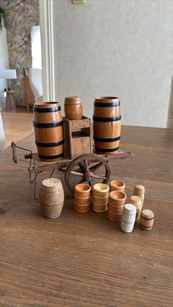 Lot oude houten tonnetjes voor bv handkar, Ophalen