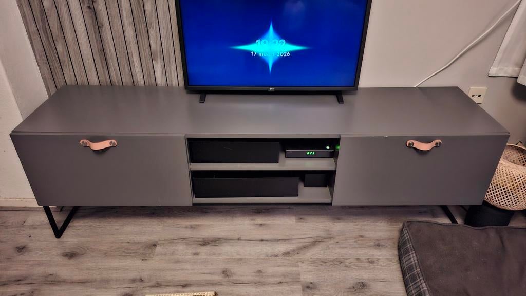 Grijs tv meubel, Ophalen, Gebruikt, 150 tot 200 cm, Minder dan 100 cm