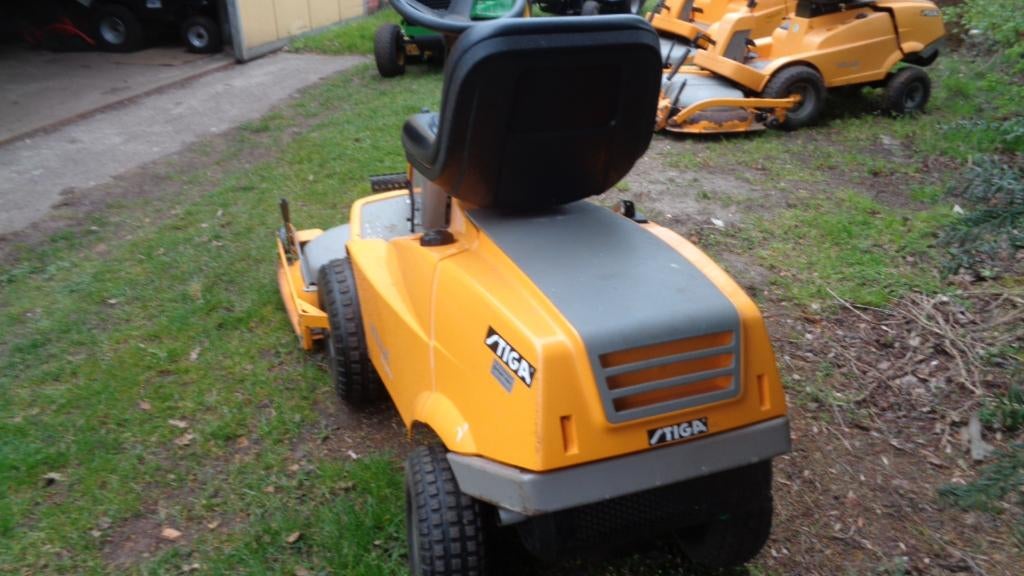 wegens inruil  nette stiga villa hydrostaat  frontmaaier, Ophalen, Gebruikt, Nederland, Stiga