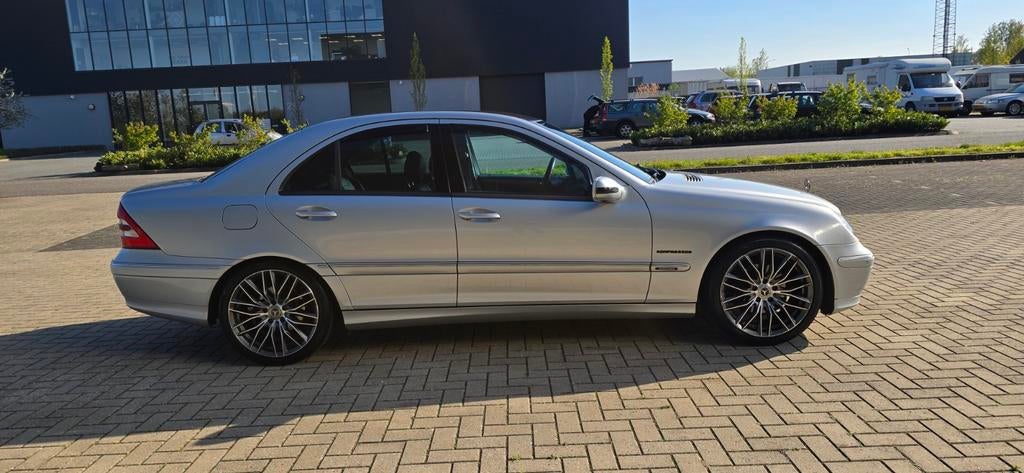 Mercedes-Benz C-Klasse 2.0 C200 Kompr Sedan AUT 2002 Grijs, Automaat, Achterwielaandrijving, Zwart, 163 pk