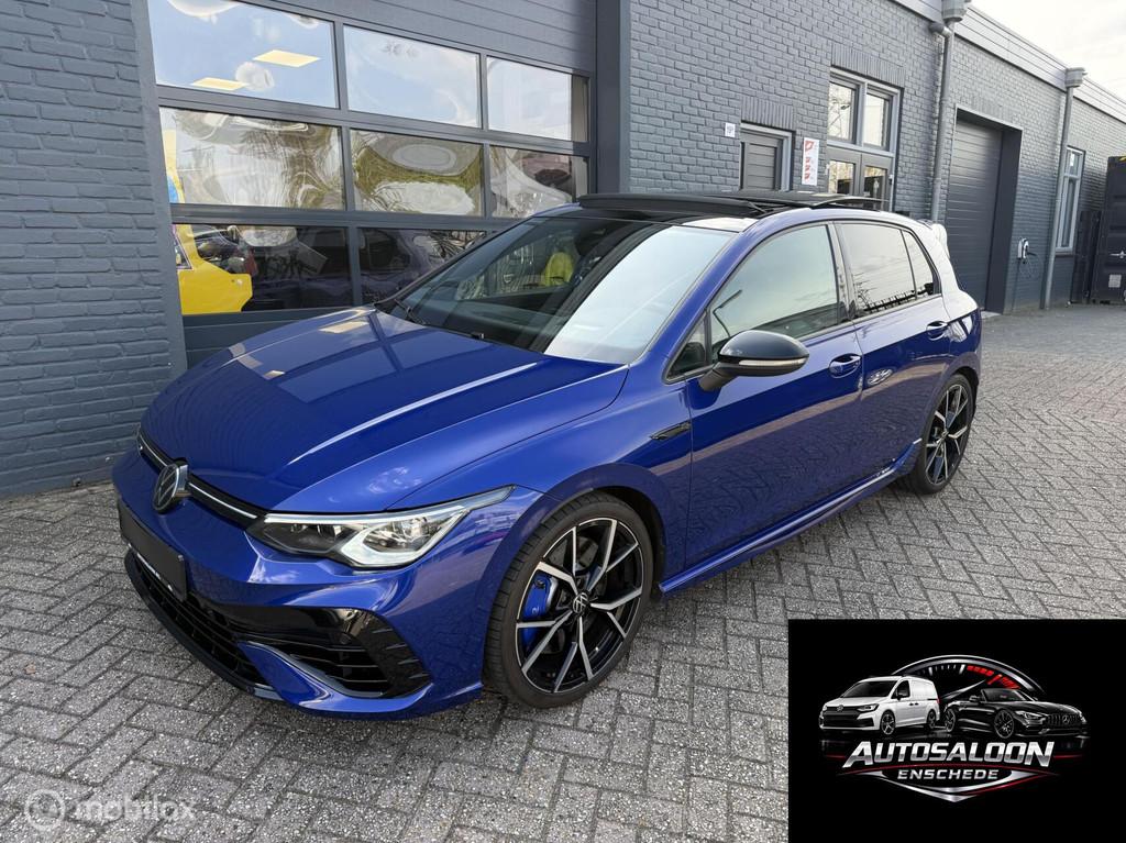 Volkswagen Golf 8 R 2.0 TSI 320 PK Akrapovic Vol Opties, Gebruikt, Zwart, 4 cilinders, Leder