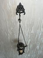 Tinnen wandlicht met geurbak, Ophalen