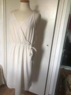 TWODAY witte mouwloze jurk  M overslag elastiek in de taille, Maat 38/40 (M), Twoday, Wit, Ophalen of Verzenden