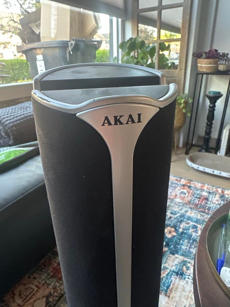 AKAI zuilspeaker, Overige merken, Gebruikt, Ophalen of Verzenden, Minder dan 60 watt