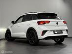 Volkswagen T-Roc 1.5 TSI DSG 2X R-LINE | APP CNNCT | CAMERA, 1258 kg, Zwart, 4 cilinders, 150 pk