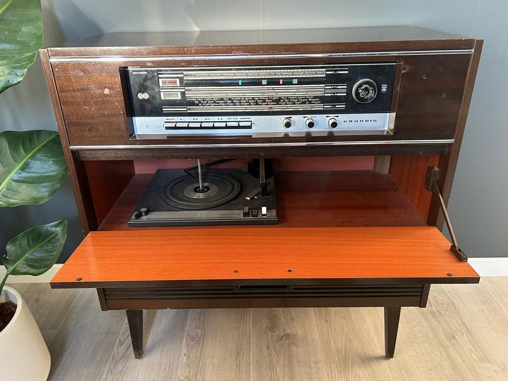Vintage Grundig Radiomeubel met Platenspeler Jaren '60, Antiek en Kunst, Antiek | Tv's en Audio, Ophalen