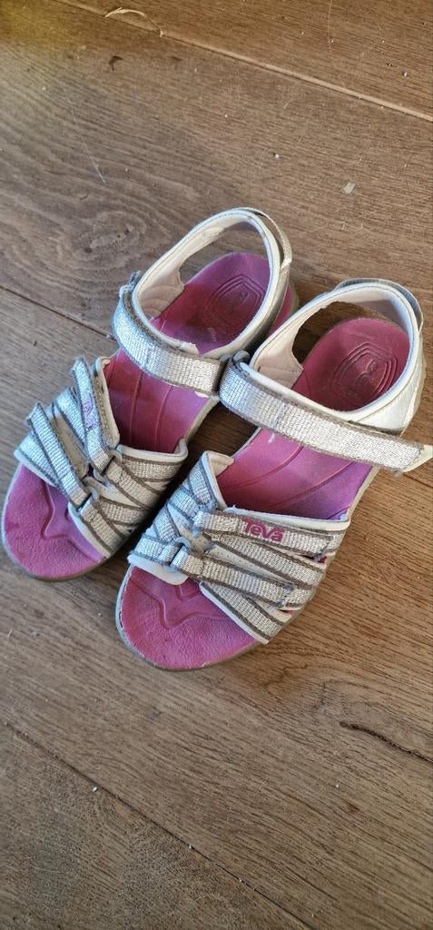 Teva maat 33/34/35/36, Schoentjes, Meisje, Zo goed als nieuw, Teva