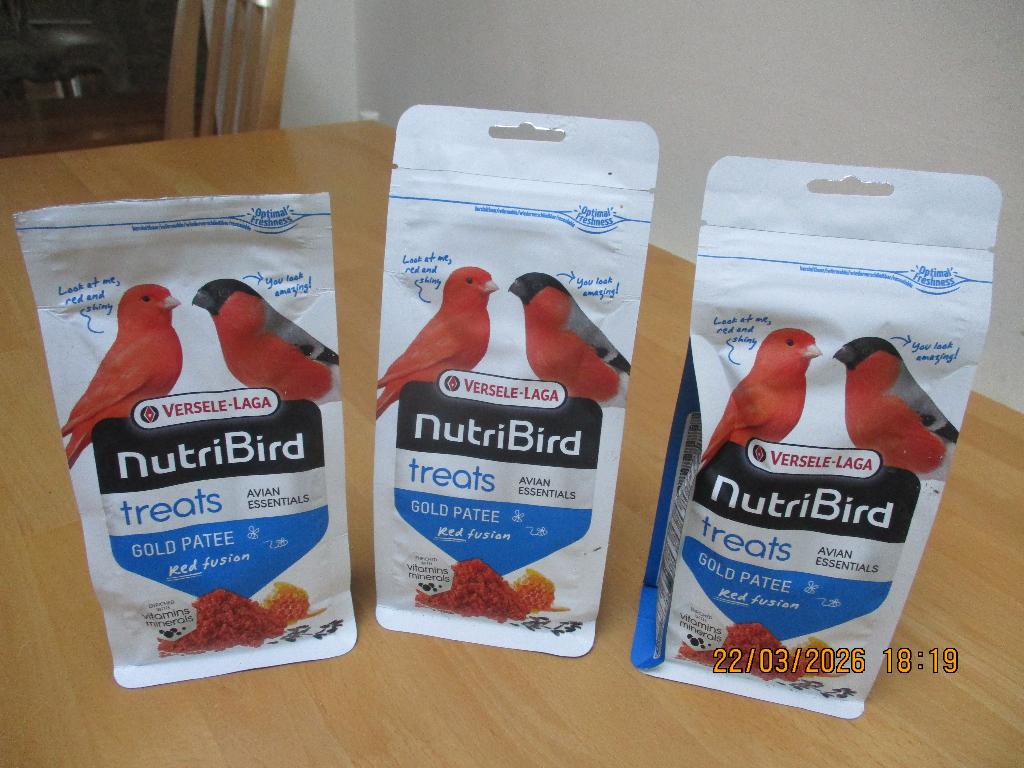 3 pakjes eivoer met rode kleurstof, Dieren en Toebehoren, Ophalen, Nieuw, Eten en Drinken