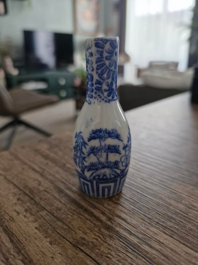 Chinees porseleinen mini vaasje, Ophalen of Verzenden