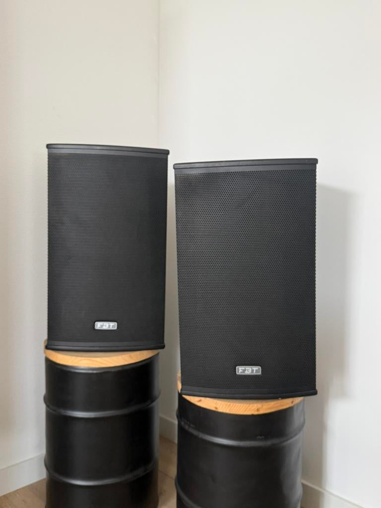 2x FBT X-Pro 12A Actieve PA Speakers | Beschermhoezen |, Audio, Tv en Foto, Luidsprekers, Zo goed als nieuw, 120 watt of meer