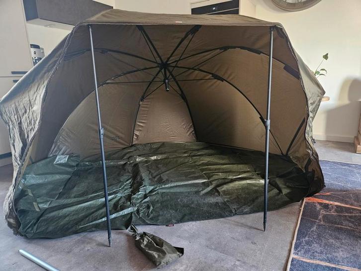 JRC Defender Oval Brolly Visparaplu - 60 Inch, Watersport en Boten, Hengelsport | Algemeen, Zo goed als nieuw, Overige typen, Ophalen