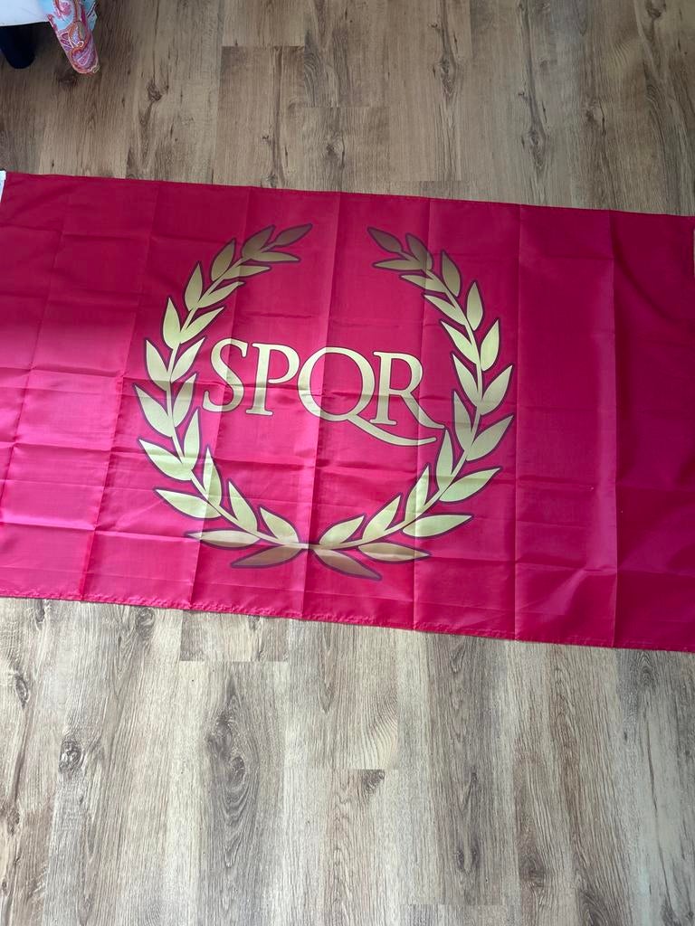 Romeinse rijk vlag SPQR, Ophalen