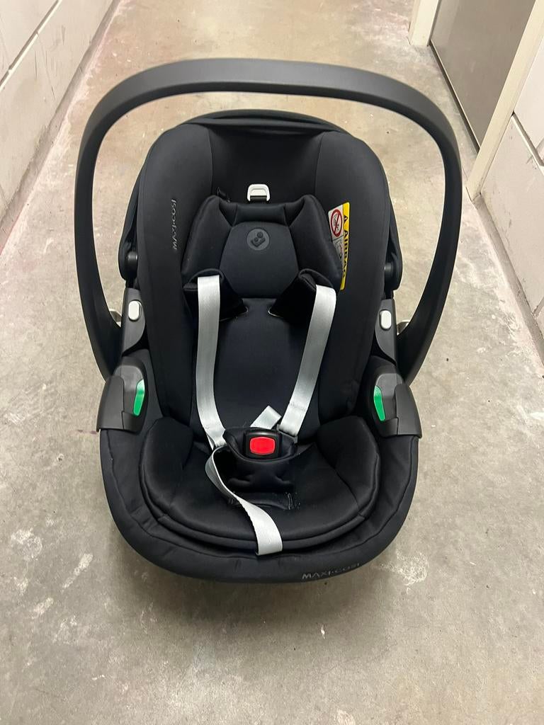 Maxicosi 360 car seat + support, Ophalen of Verzenden, Zo goed als nieuw, Isofix, 0 t/m 13 kg