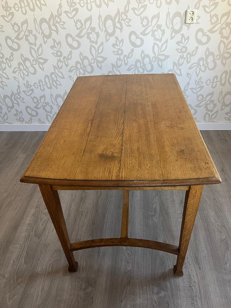 Leuk klassiek (antiek?) Houten tafeltje., Huis en Inrichting, Tafels | Eettafels, Ophalen, Gebruikt, 100 tot 150 cm, Klassiek