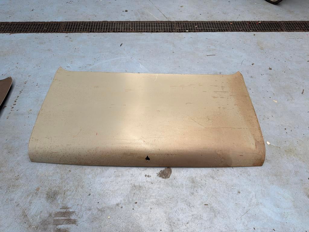 Twee Achterkleppen Saab 99 - Nieuw met vliegroest & Gebruikt, Auto-onderdelen, Carrosserie en Plaatwerk, Achterklep, Nieuw, Ophalen of Verzenden