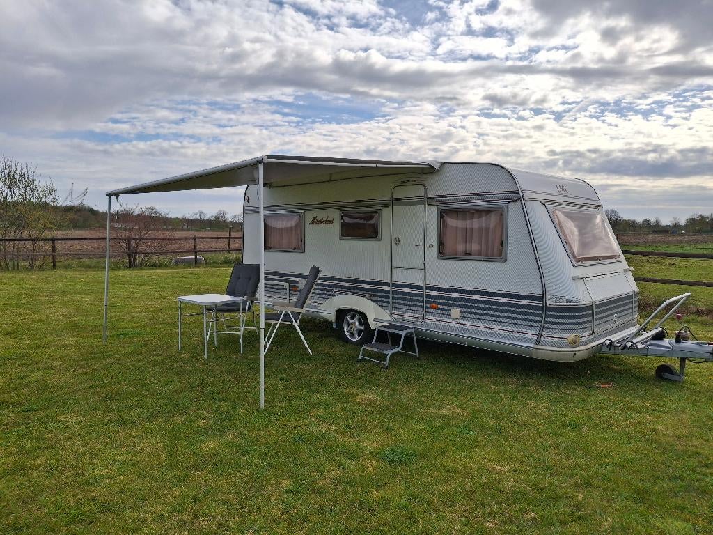 Complete LMC caravan 5,30 m (2002), Caravans en Kamperen, Caravans, Rondzit, Schokbreker, Particulier, Vast bed