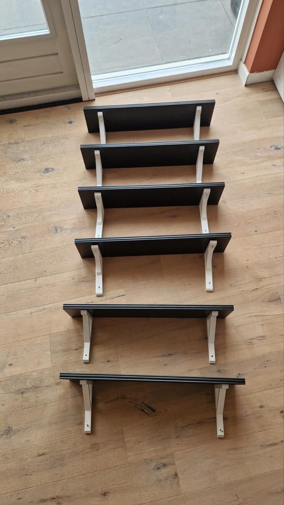 6x Ikea BERGSHULT/RAMSHULT wandplanken (zwart/wit), Ophalen, Gebruikt