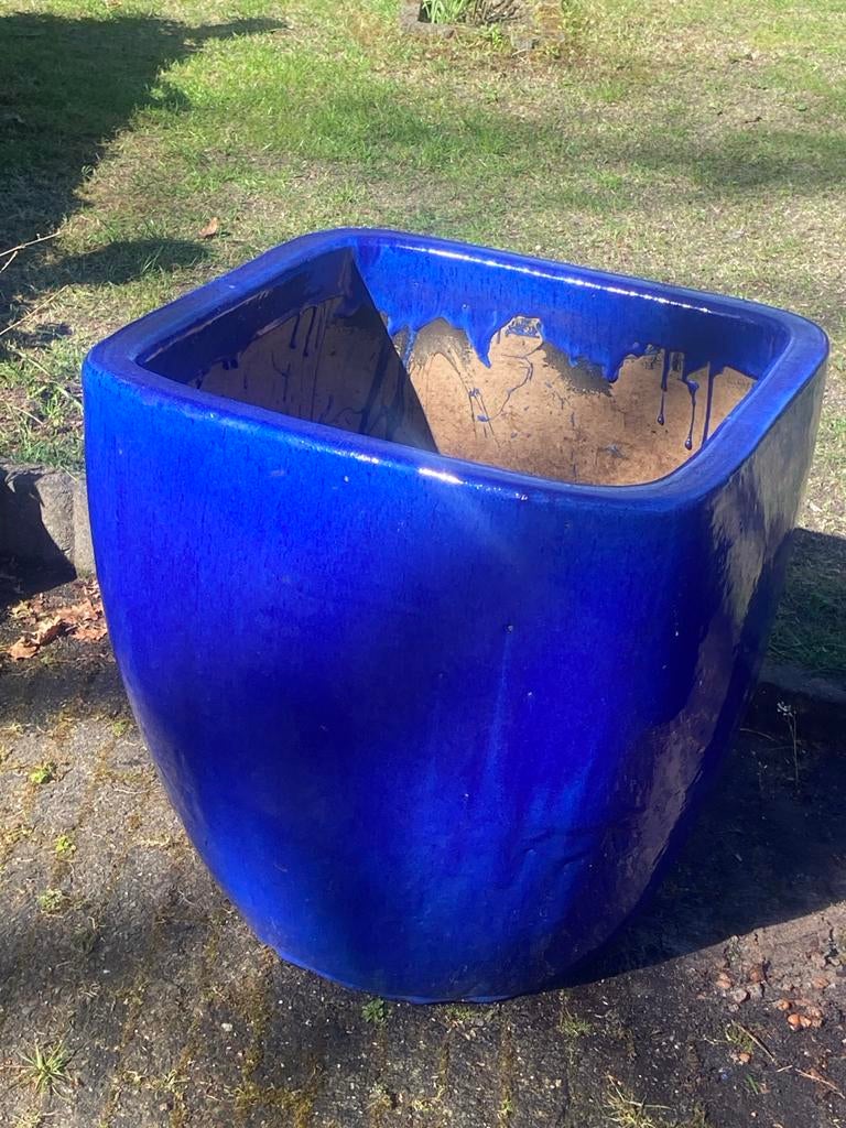 Twee grote blauwe geëmailleerde bloempotten, Tuin en Terras, Ophalen, Overige materialen, Minder dan 60 cm, Vierkant