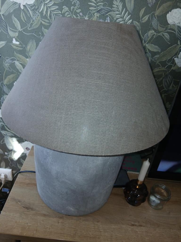 2 zware lampen met betonnen voet, Ophalen of Verzenden, Zo goed als nieuw, Rond, 50 cm of meer