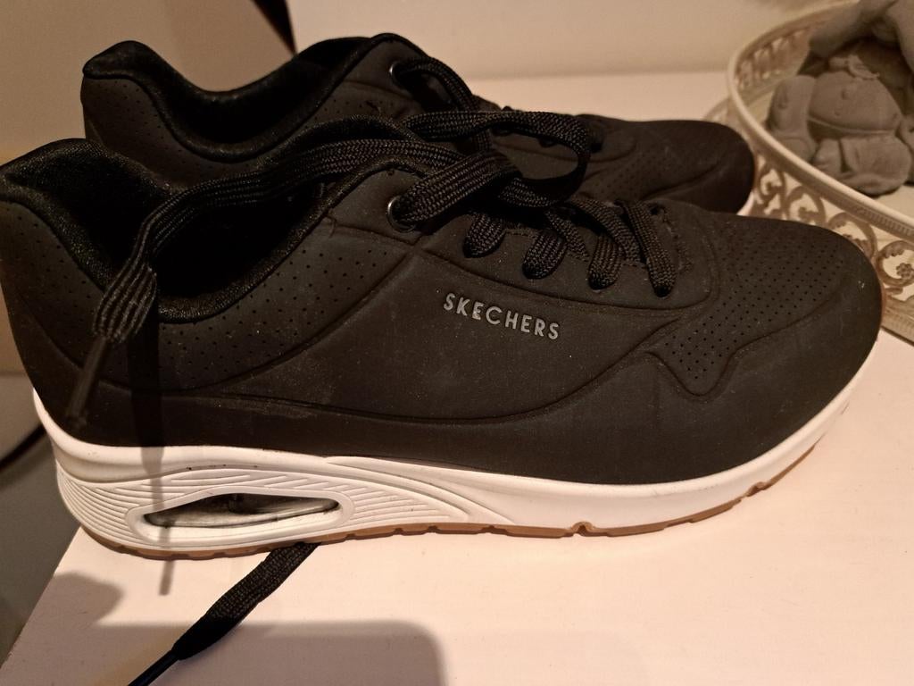 Skechers zwarte, Ophalen, Zo goed als nieuw, Overige typen, Overige merken