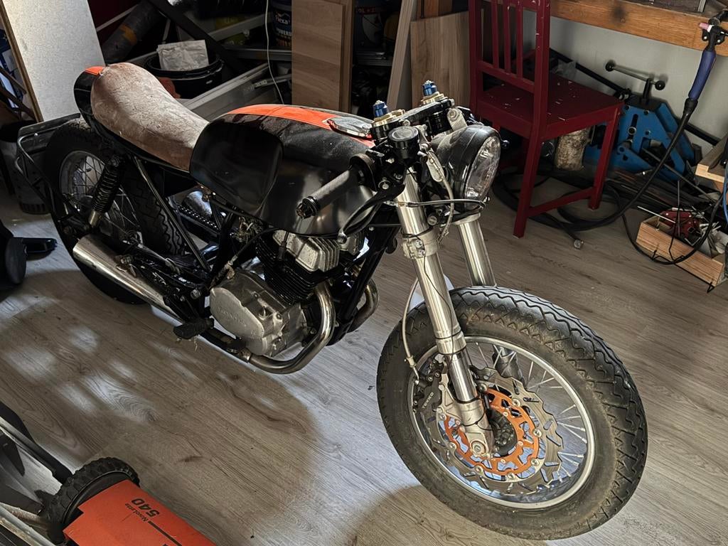 Honda CB250 cafe racer, 2 cilinders, Particulier, Overig, Minimaal motorrijbewijs A2