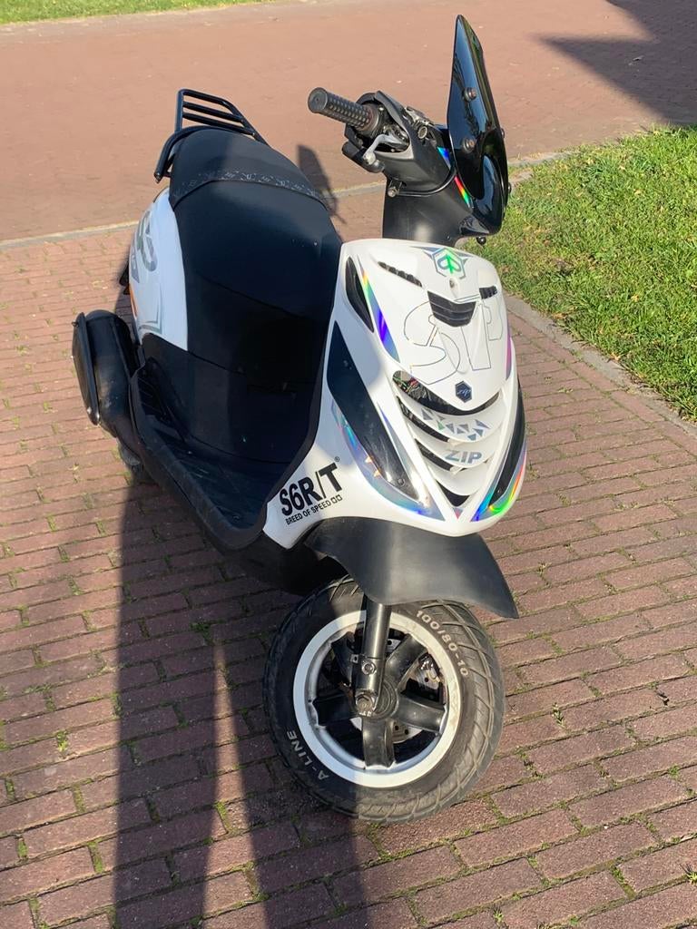 Zip 125cc Brom, Fietsen en Brommers, Scooters | Piaggio, Ophalen, Zo goed als nieuw, Tweetakt, Zip