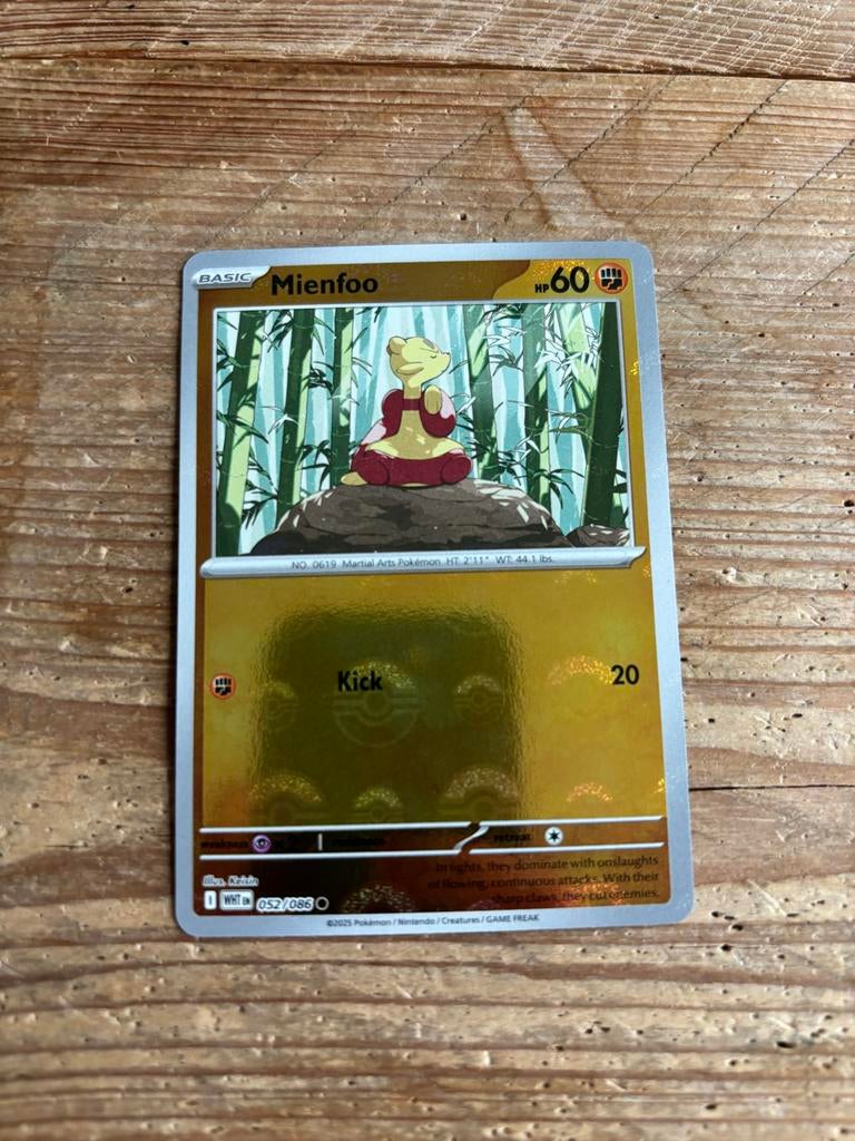 Mienfoo poke ball Pokémon white flare, Ophalen of Verzenden, Gebruikt, Losse kaart, Foil