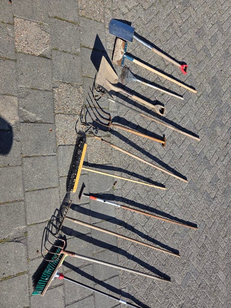 Pakket tuingereedschap. Als 1 pakket af te nemen., Ophalen