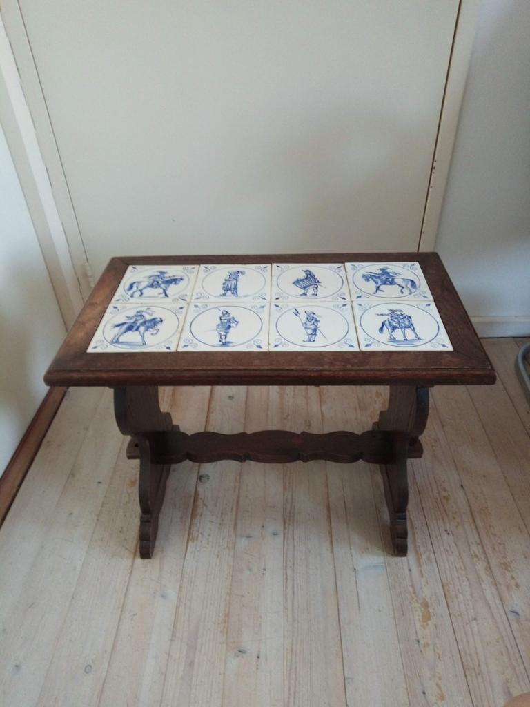 Antieke/ vintage tafel met Delfts blauwe tegels, Huis en Inrichting, Tafels | Bijzettafels, Ophalen, Gebruikt, Rechthoekig, 75 cm of meer