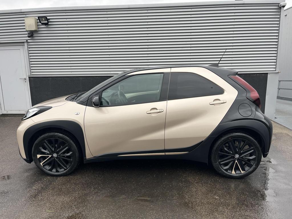Toyota Aygo X 1.0 VVT-i S-CVT Automaat Pulse Nieuw geleverd,, Auto's, Toyota, Stof, Gebruikt, Bruin, 4 stoelen