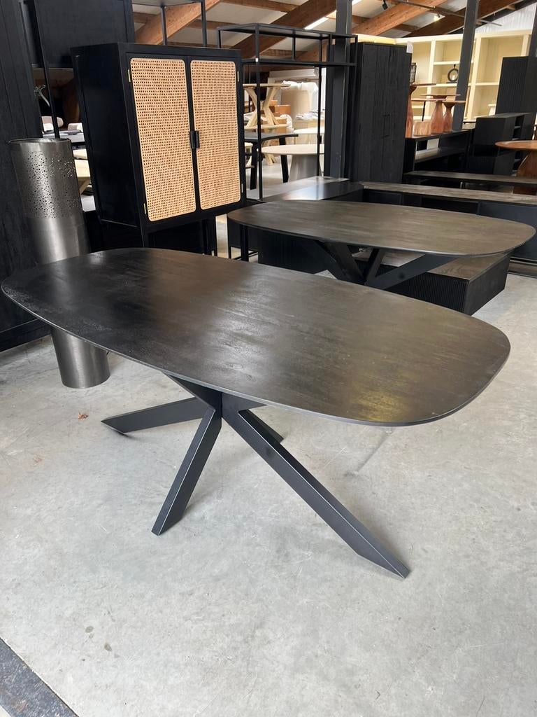 Eettafel deens ovaal zwart 160, Huis en Inrichting, Info@savoireinteriors.com, Van haestrechtstraat 15d, 150 tot 200 cm, Ovaal