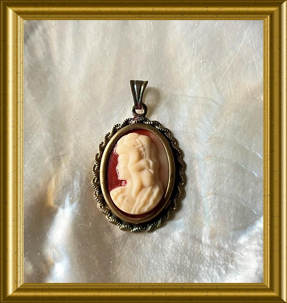 Mooie oude glas camee hanger, Sieraden, Tassen en Uiterlijk, Antieke sieraden, Ophalen of Verzenden, Overige materialen, Hanger