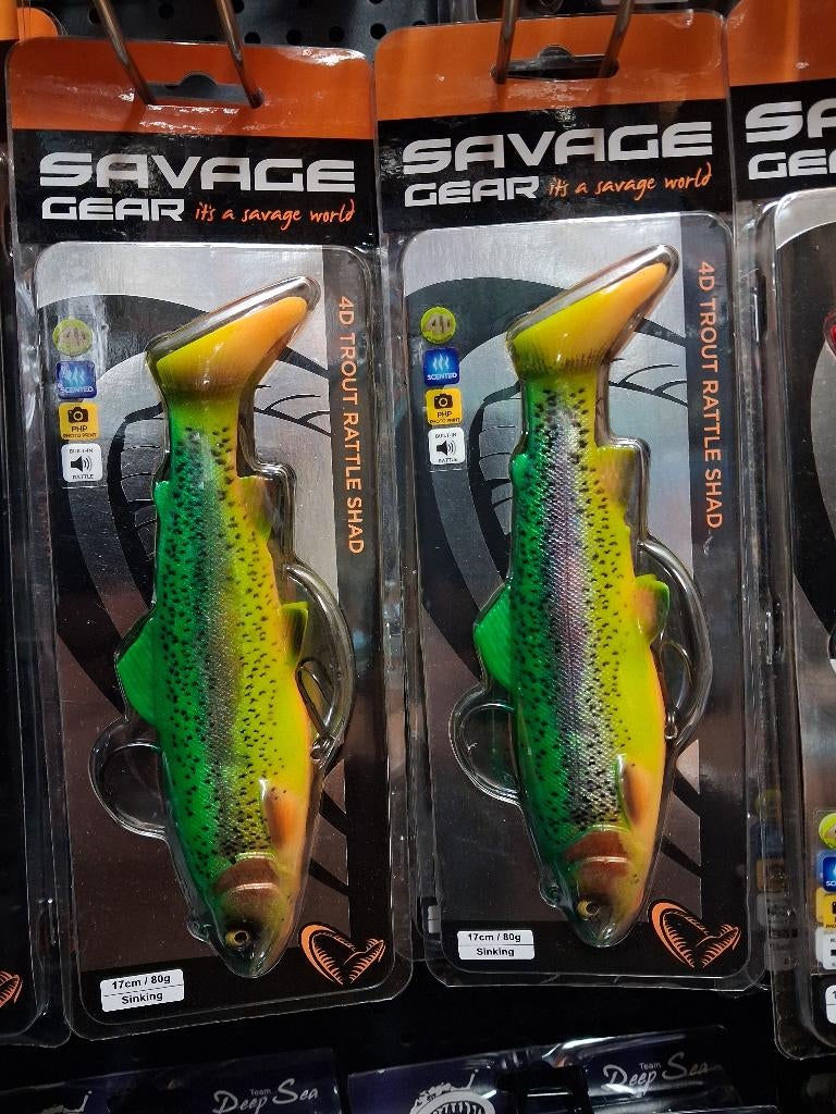 SG 4D Trout Rattle Shad 17cm/80g (Sinking) Fire Trout.., Watersport en Boten, Hengelsport | Roofvissen, Tinstraat, Savage Gear