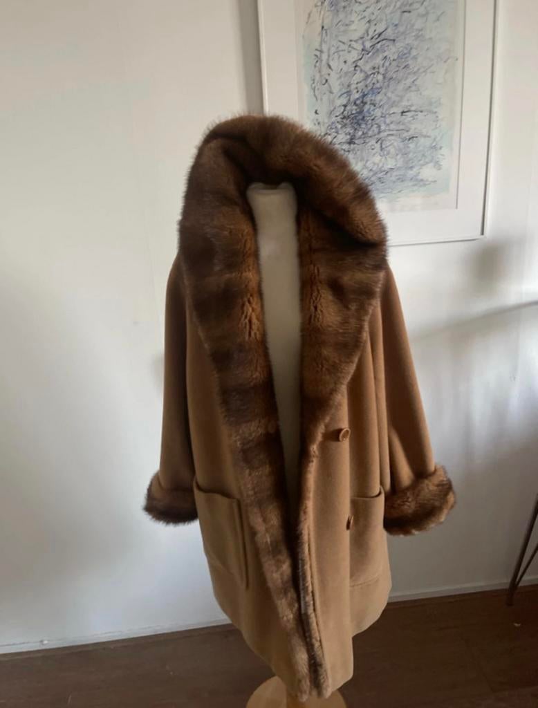 Prachtige wollen jas met echte nerts/bont/mink bontjas, Ophalen of Verzenden, Zo goed als nieuw, Maat 38/40 (M), Bruin