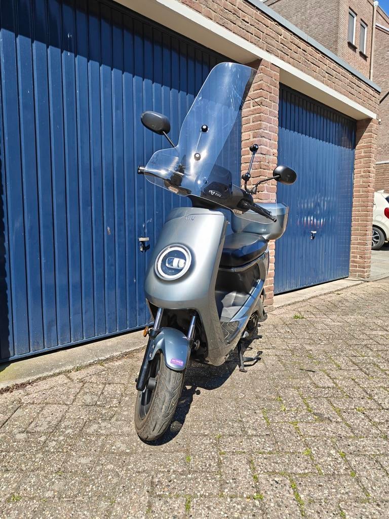NIU M1 elektrische scooter, Ophalen, Elektrisch, Maximaal 25 km/u, Gebruikt