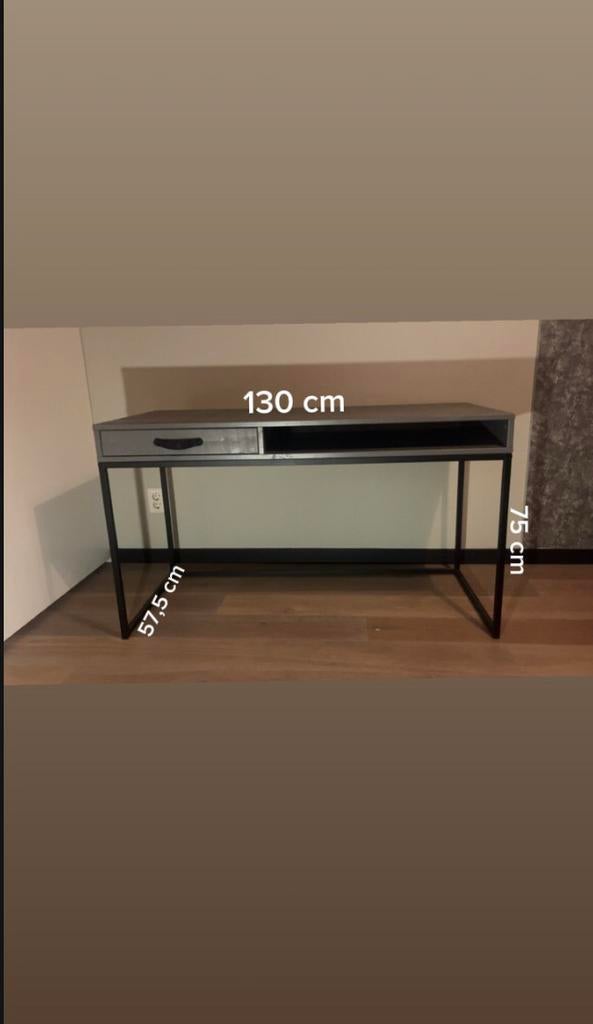 Grijs bureau van het merk wood alleen ophalen, Huis en Inrichting, Tafels | Sidetables, Ophalen, 100 tot 150 cm, Zo goed als nieuw