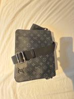 Louis Vuitton District PM Messenger Bag (monogram eclipse), Overige merken, Zwart, Ophalen of Verzenden, Zo goed als nieuw