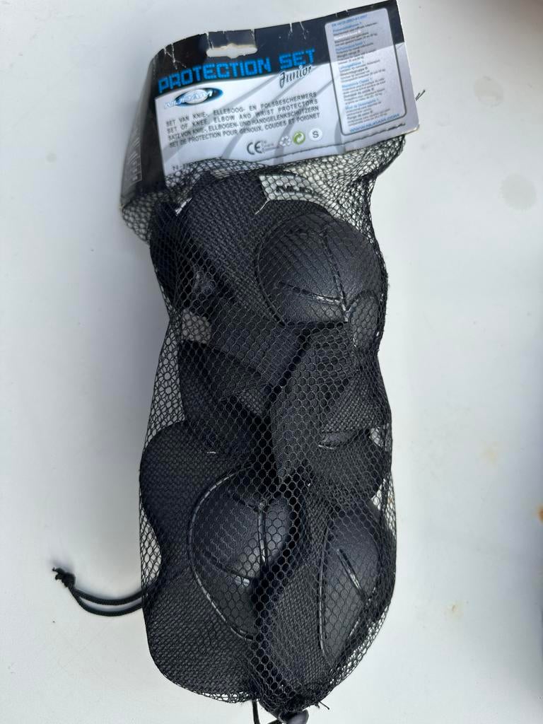 Bescherming set junior knie en elleboog, Ophalen, Zo goed als nieuw, Bescherming