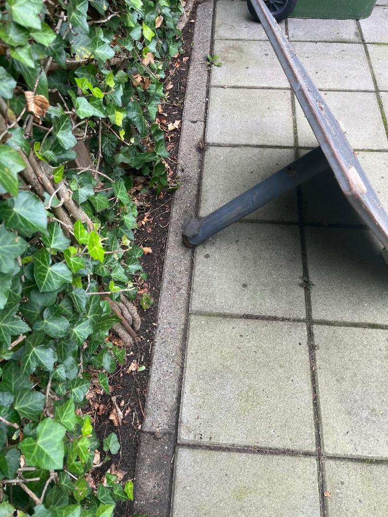 Nog drie dagen voor elk bod Parasolvoet metaal, Tuin en Terras, Ophalen of Verzenden, Gebruikt, Minder dan 1 meter, Parasolvoet