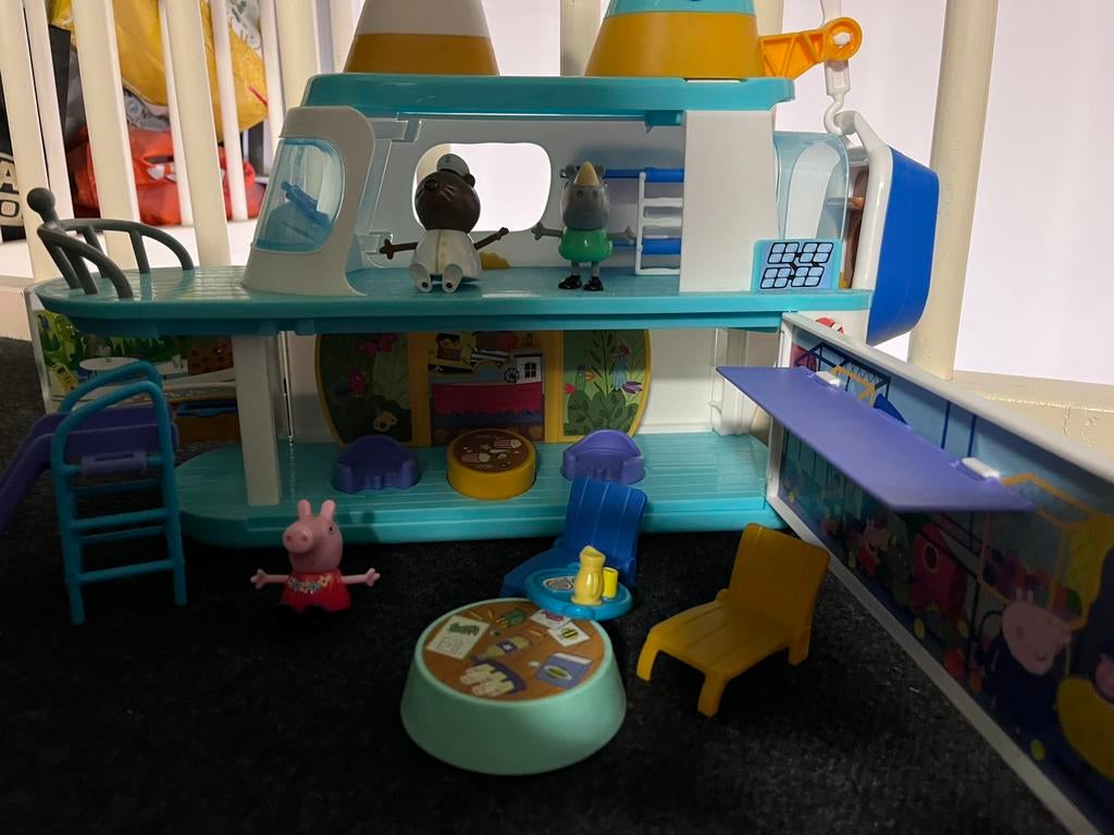 Peppa pig boot!!, Ophalen, Zo goed als nieuw