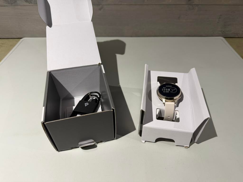 Garmin Lily 2 Silicone Goud, Sieraden, Tassen en Uiterlijk, Sporthorloges, Ophalen of Verzenden, Zo goed als nieuw, Nvt, Roze