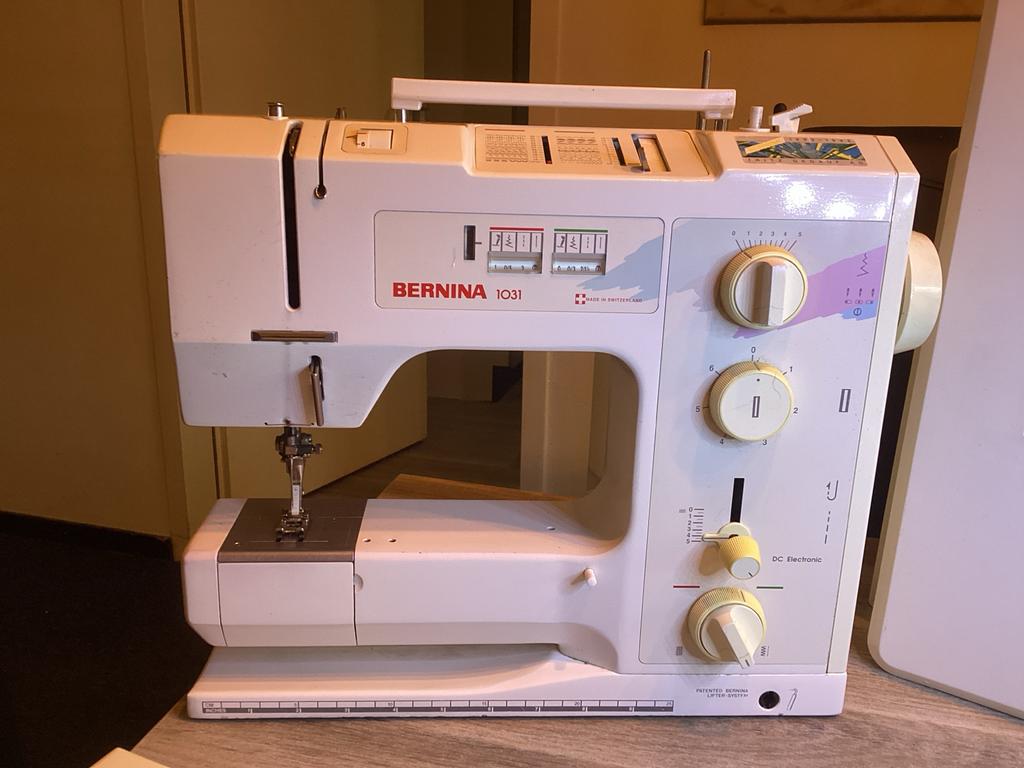 BERNINA 1031 Naaimachine - Zware Zwitserse precisie, Ophalen of Verzenden, Gebruikt, Naaimachine, Bernina