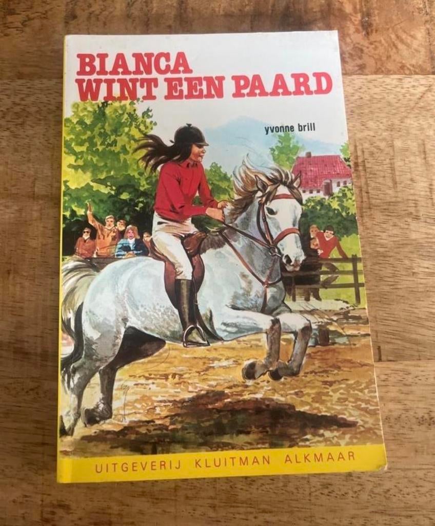 Bianca Wint Een Paard - Yvonne Brill, Boeken, Ophalen of Verzenden, Gelezen, Yvonne Brill, Fictie algemeen