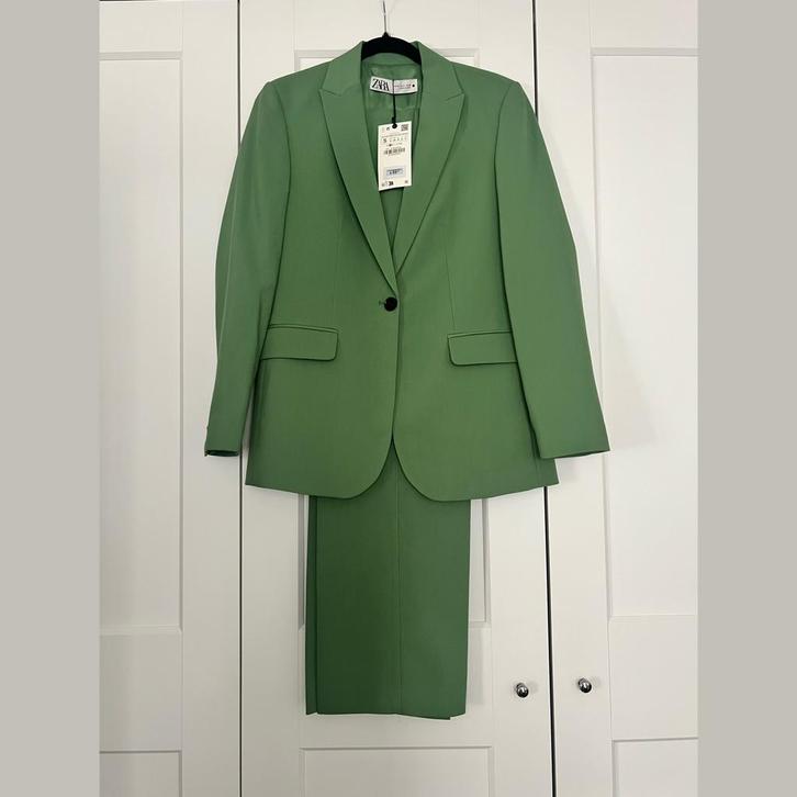 Zara compleet pak - blazer maat S en broek M - Nieuw, Kleding | Dames, Jasjes, Kostuums en Pakken, Nieuw, Kostuum of Pak, Maat 36 (S)