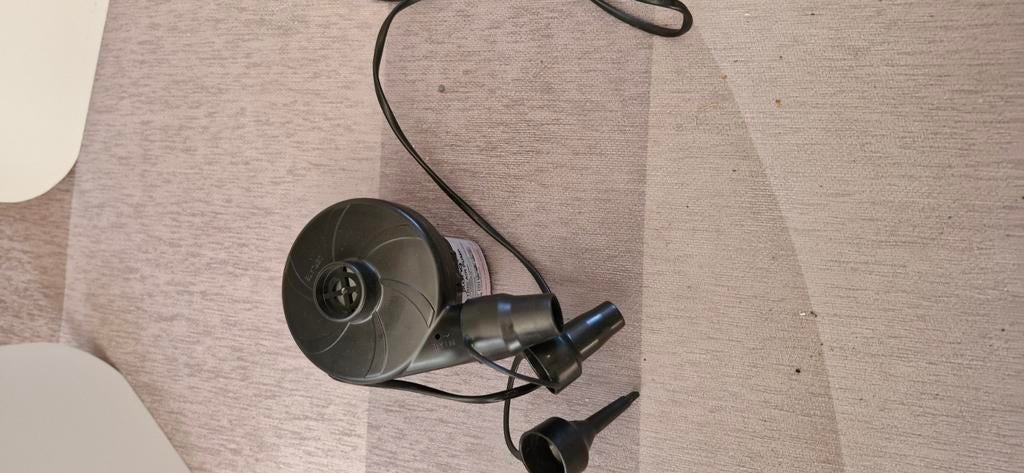 Elektrische luchtpomp, Ophalen of Verzenden, Zo goed als nieuw, Elektrisch