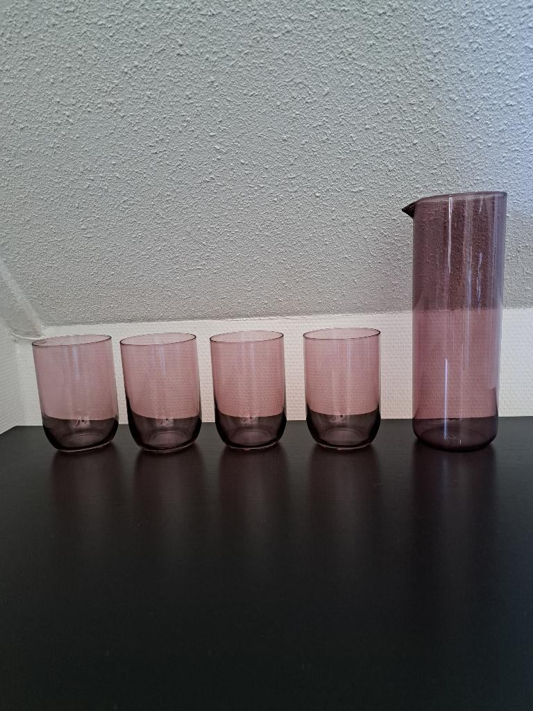 Villeroy en Boch Like kleur grape 4 glazen en waterkan, Verzamelen, Ophalen of Verzenden, Zo goed als nieuw, Waterglas