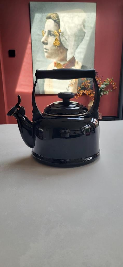 Le Creuset Fluitketel Zwart 2.1 Liter, Gebruikt, Ophalen of Verzenden, Zwart, Metaal